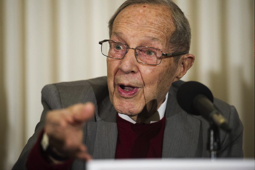 美媒:特朗普威胁动用军队 多位军方高官“反水”